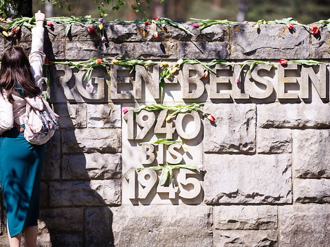 L'Allemagne commémore la libération du camp nazi de Bergen-Belsen