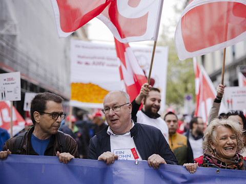 Fête du travail: les syndicats appellent à la solidarité