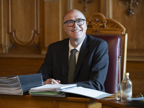 Martin Pfister rend visite à ses troupes en Autriche