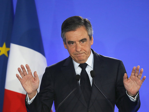 Quatre ans de prison avec sursis requis contre François Fillon