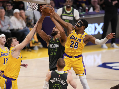 Rudy Gobert trop fort pour Luka Doncic et LeBron James