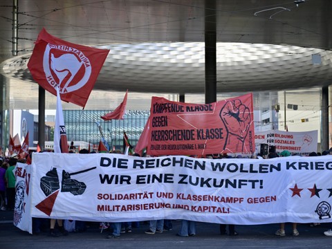 Plus de 3000 manifestants pour la Fête du travail à Bâle