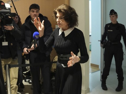 Depardieu en tournage au Portugal sous la direction de Fanny Ardant