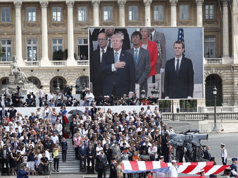 Trump organisera un défilé coïncidant avec son anniversaire