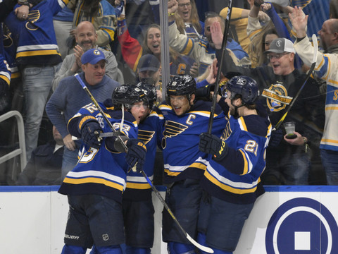 Winnipeg doit jouer un 7e match face aux Blues