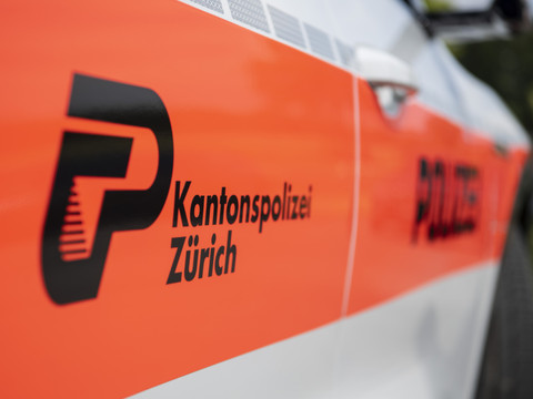 Homme poignardé à mort chez lui près de Zurich