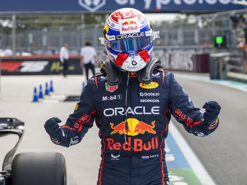 Une 43e pole position pour Max Verstappen