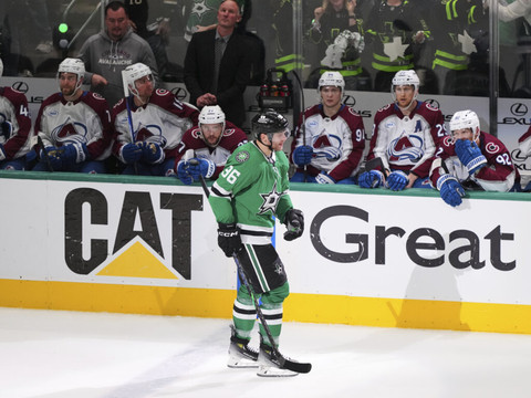 Bichsel et les Stars renversent l'Avalanche au match 7