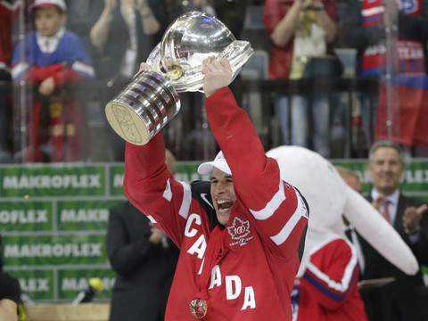 Sidney Crosby se joint au Canada