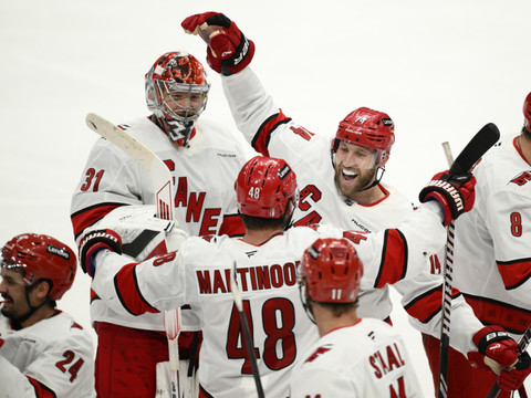 Carolina s'impose en prolongation à Washington