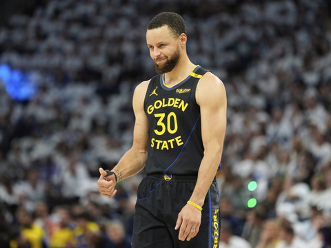 Warriors: Curry absent au moins une semaine