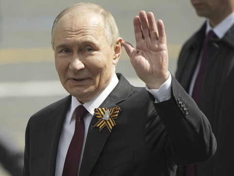 9-Mai: Poutine célèbre les soldats russes en Ukraine