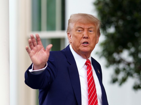 Trump évoque une baisse à 80% des droits de douane sur la Chine