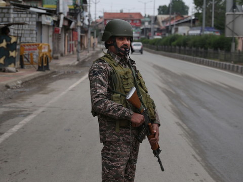 L'Inde et le Pakistan s'accusent mutuellement de violer la trêve