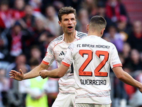 Le Bayern célèbre son 34e titre avec une victoire