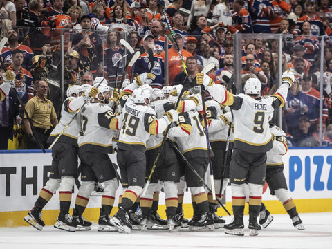Vegas s'impose à la dernière seconde pour décrocher son 1er succès