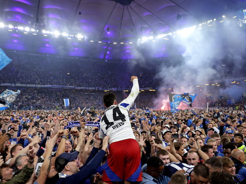 25 blessés au stade de Hambourg après la remontée en Bundesliga