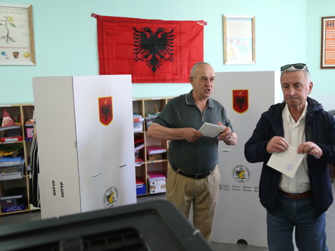 Les Albanais ont voté pour des législatives test sur l'UE