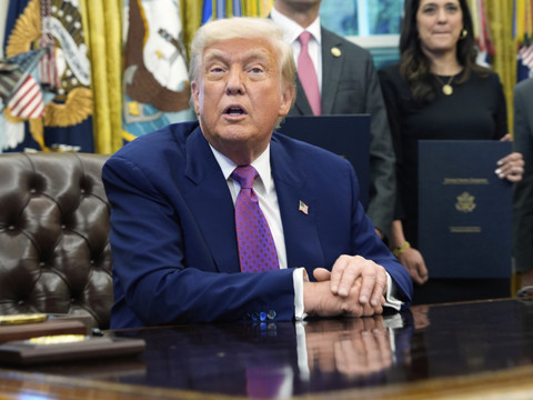 Trump annonce un décret pour faire baisser les prix des médicaments