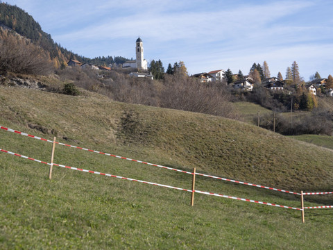Deux Roumains ont fouillé les maisons vides à Brienz (GR)