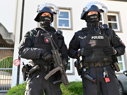 L'Allemagne dissout un 