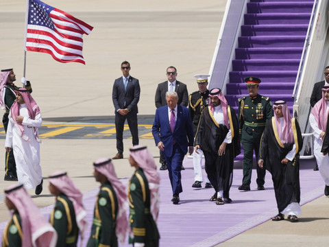 Trump en Arabie saoudite en quête d'importants investissements
