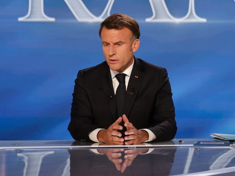 Sur TF1, Macron réinvestit tous azimuts la politique française