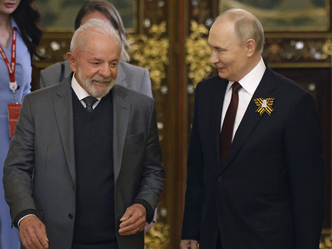 Lula veut demander à Poutine d'aller négocier avec Zelensky