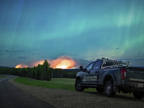 Le Canada touché des incendies: deux morts et 1000 évacués