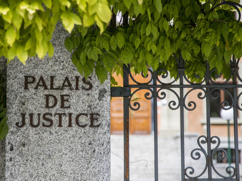 Valais: un ex-enseignant condamné pour actes d'ordre sexuel