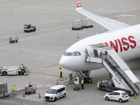 Pénurie de personnel de bord: Swiss annule 1400 vols cet été