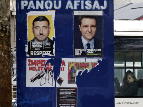 Présidentielle roumaine: les bureaux de vote ouvrent