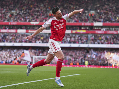 Premier League: Arsenal bat Newcastle