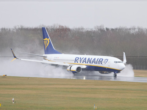 Ryanair voit son bénéfice annuel reculer