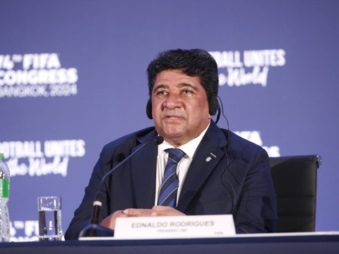 Le patron destitué du foot brésilien ouvre la voie à sa succession