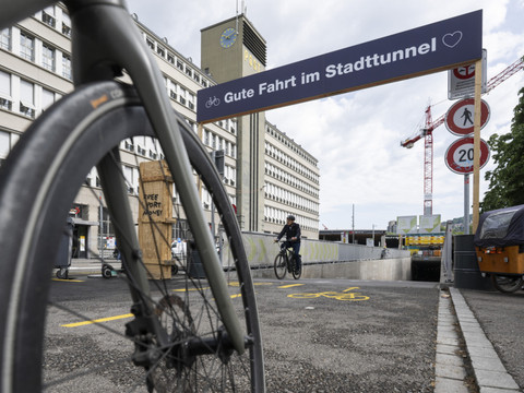 Ouverture d'un tunnel cycliste sous la gare de Zurich