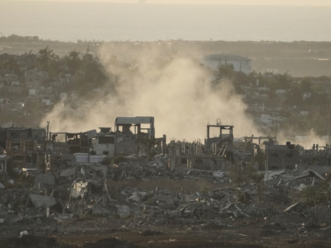 Raids israéliens: la défense civile de Gaza fait état de 19 morts