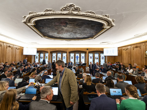 Les députés fribourgeois avalisent les comptes 2024 de l'Etat