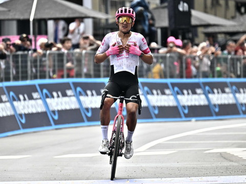Giro: Carapaz vainqueur de la 11e étape, Del Toro reste en rose