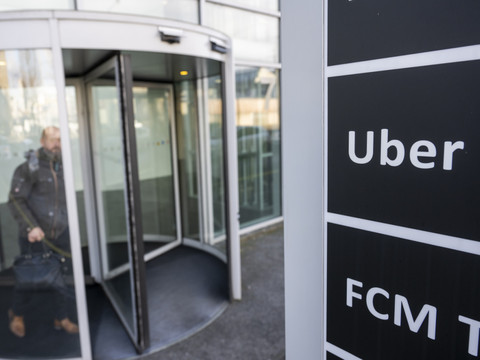 Genève: les chauffeurs Uber sont soumis à la loi sur les services