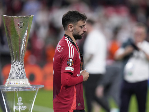 Manchester United: Bruno Fernandes ouvre la porte à un départ
