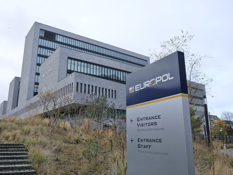 Raid international sur le dark web: une arrestation en Suisse