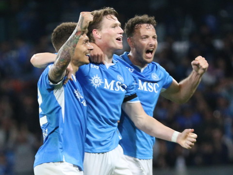 Italie: Naples et l'Inter Milan à la chasse au scudetto