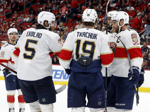 Les Panthers enfoncent le clou face aux Hurricanes