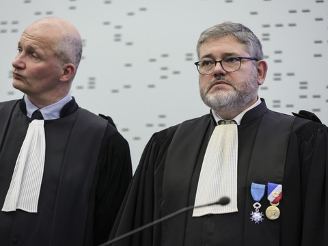 France: 20 ans de prison requis contre le chirurgien pédophile