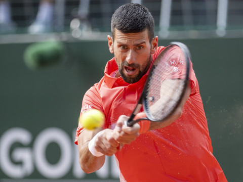 Djokovic rejoint Hurkacz en finale à Genève