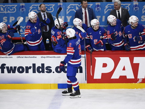 Les Etats-Unis écrasent la Suède 6-2 en demi-finale