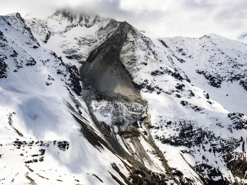 Blatten (VS): le glacier supporte 9 millions de tonnes de débris
