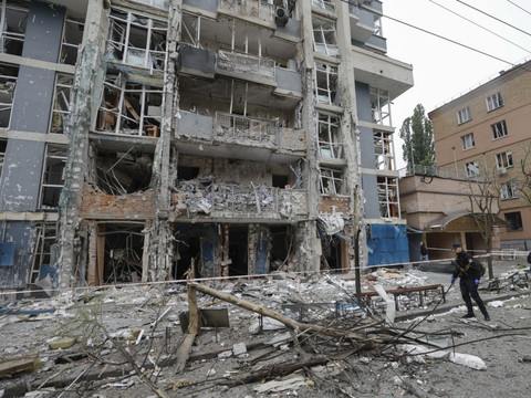 Une nouvelle attaque massive sur l'Ukraine fait au moins 12 morts