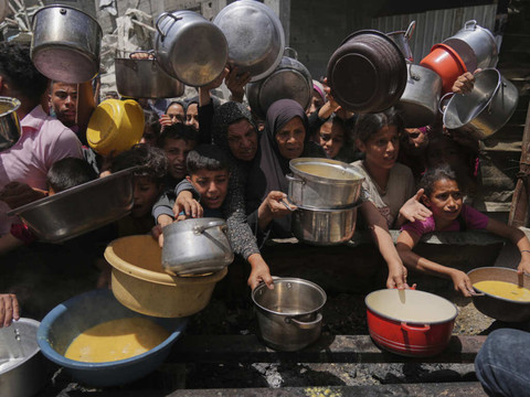 La Fondation humanitaire de Gaza a commencé ses livraisons